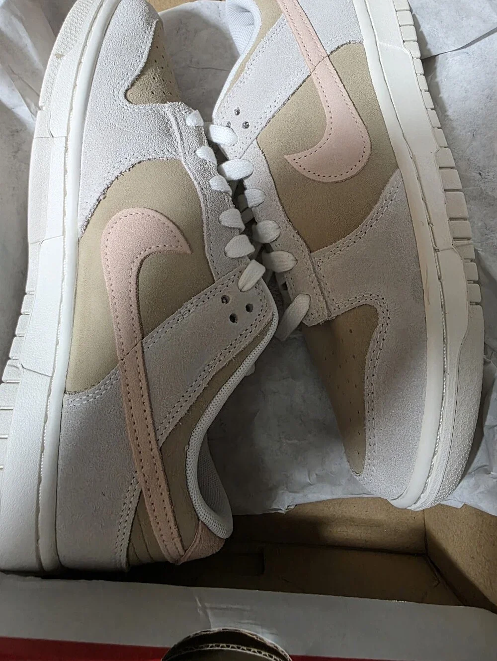 Nike Dunk Low Sneakers in Beige and White Size 10w/8.5m, New.